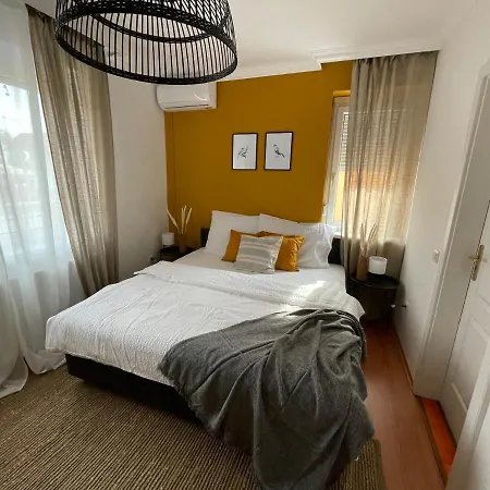 Golyafeszek Vendeghaz Bed & Breakfast