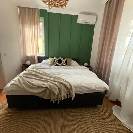 Golyafeszek Vendeghaz 3*