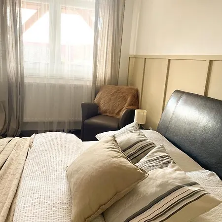 Golyafeszek Vendeghaz Bed & Breakfast *