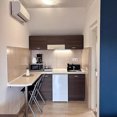 Golyafeszek Vendeghaz Bed & Breakfast 3*
