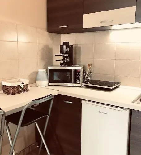 Golyafeszek Vendeghaz Bed & Breakfast 3*